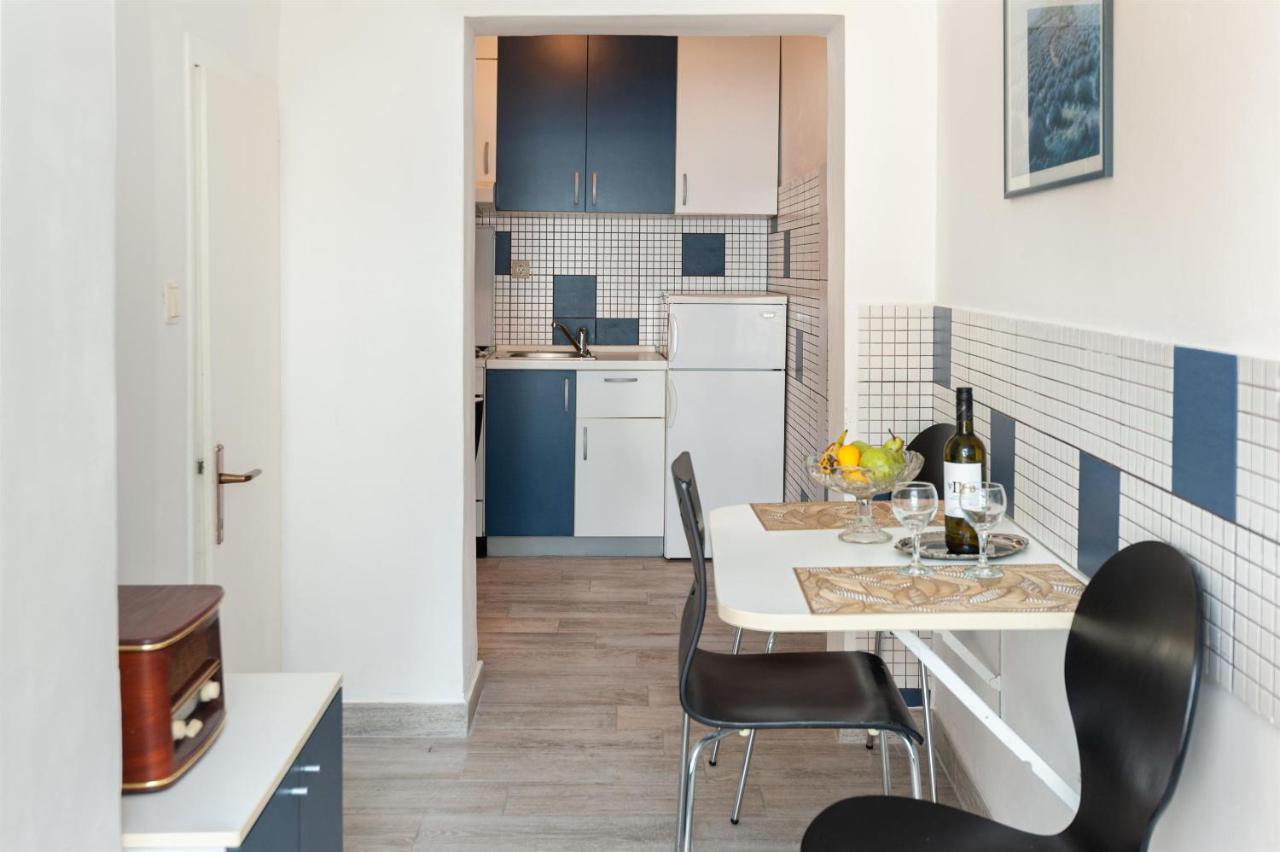 Apartments Antonija Omis Luaran gambar