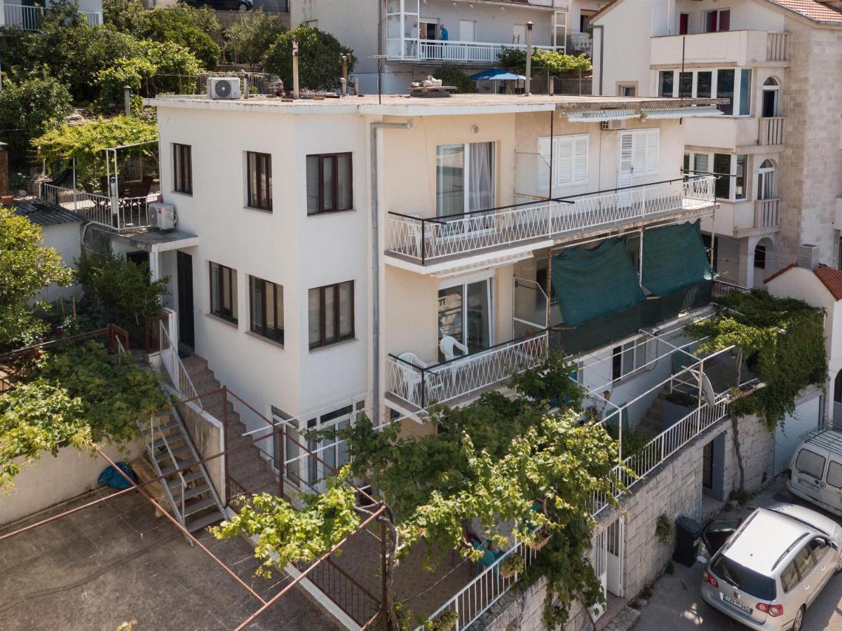 Apartments Antonija Omis Luaran gambar