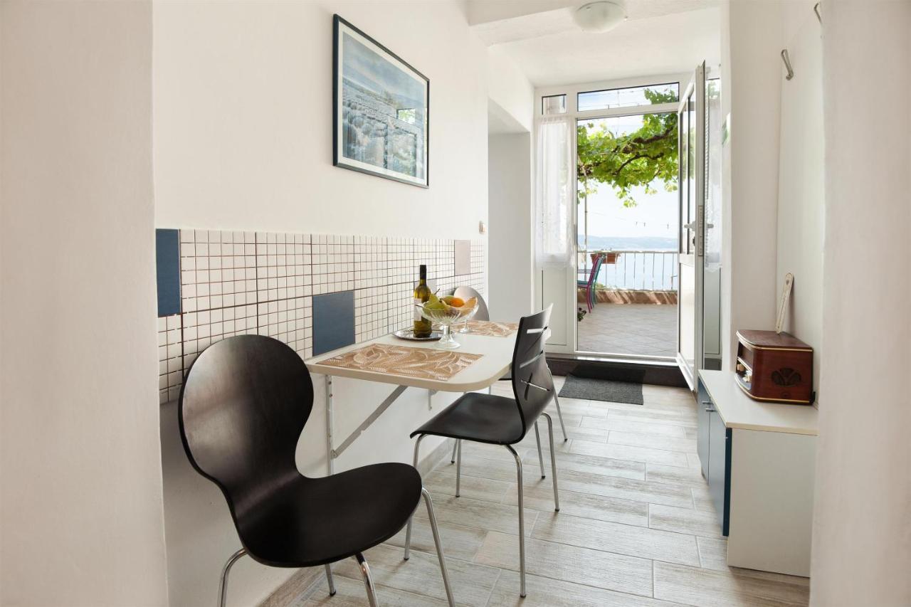 Apartments Antonija Omis Luaran gambar