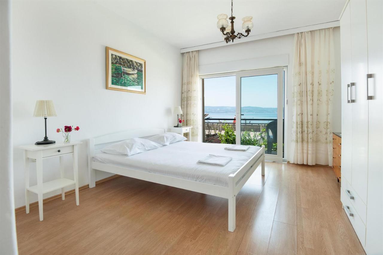 Apartments Antonija Omis Luaran gambar