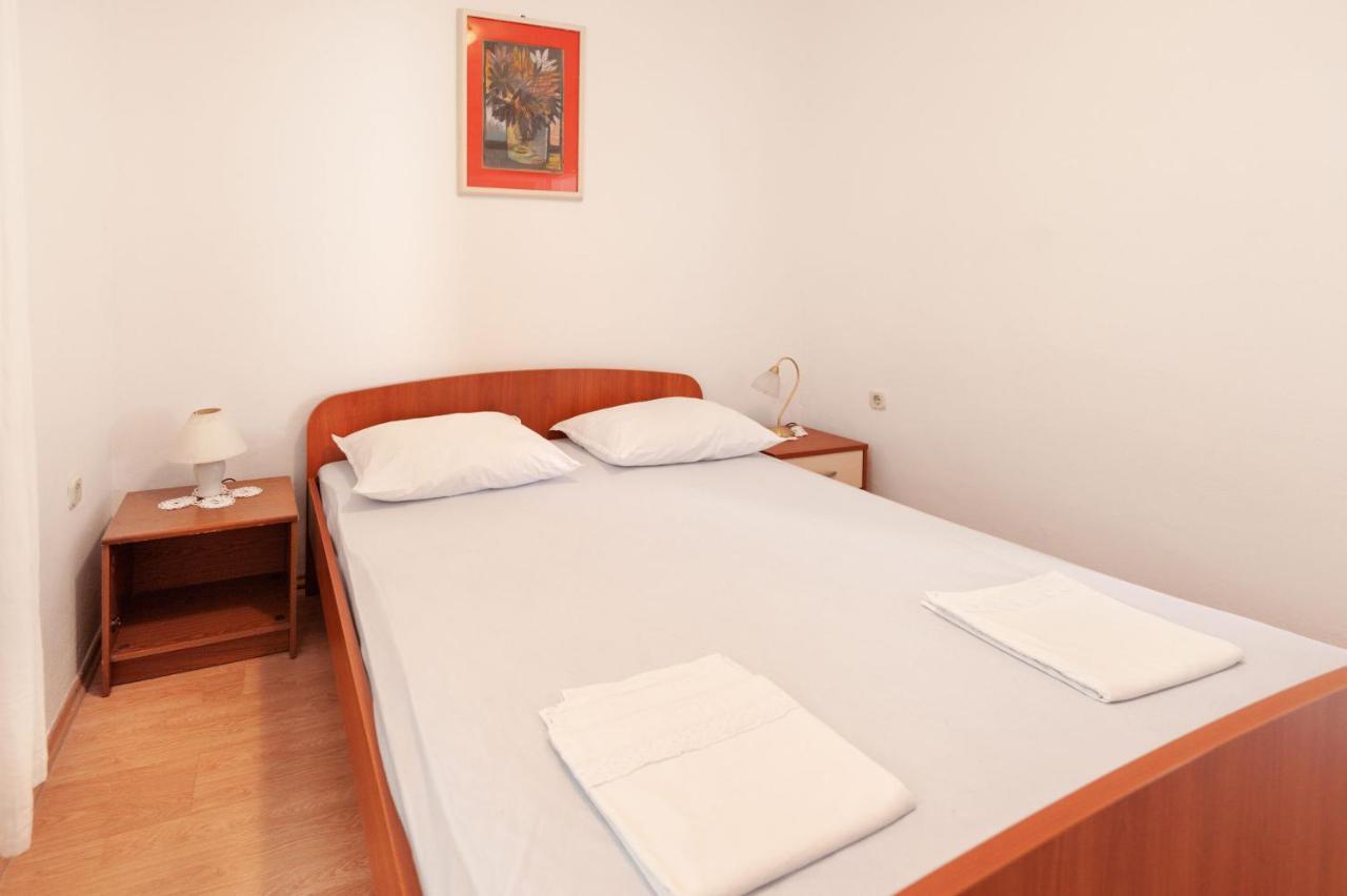Apartments Antonija Omis Luaran gambar